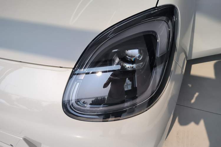 Used Wuling Hongguang MINIEV 2025 Four-Door Version Zhenxiang+ Edition Left Front Headlight