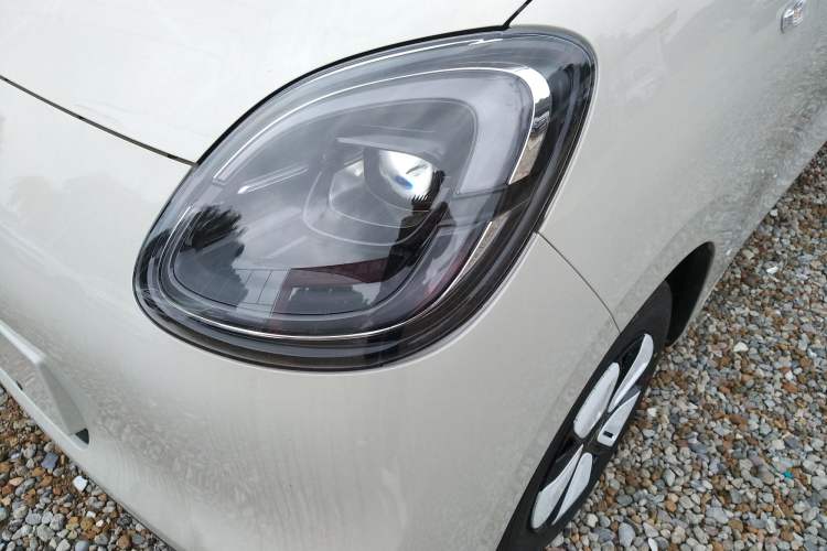 Used Wuling Hongguang MINIEV 2025 Four-Door Version Advanced Edition Left Front Headlight