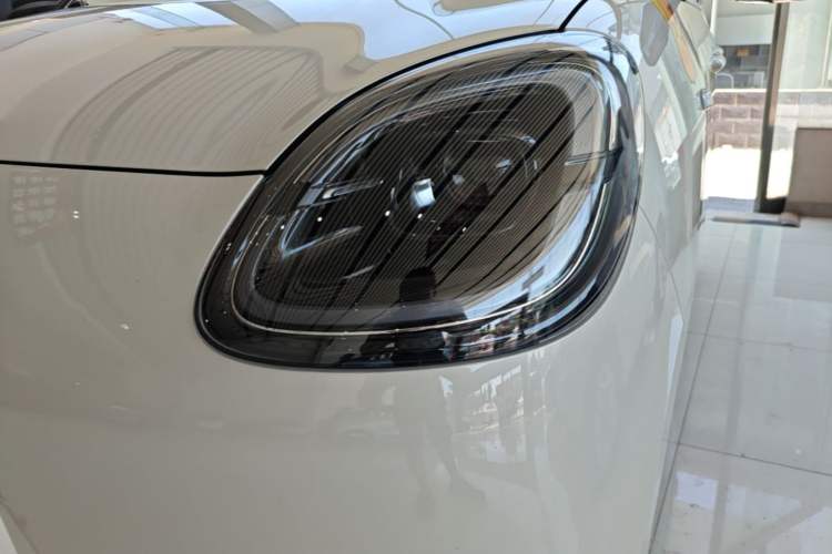 Used Wuling Hongguang MINIEV 2025 Four-Door Version Advanced Edition Left Front Headlight