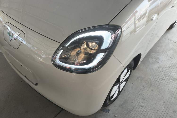 Used Wuling Hongguang MINIEV 2025 Four-Door Version Advanced Edition Left Front Headlight