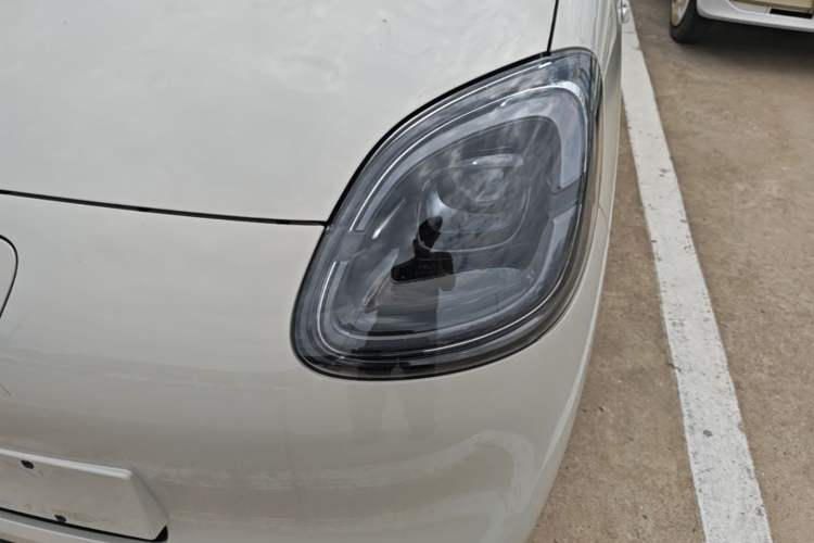 Used Wuling Hongguang MINIEV 2025 Four-Door Version Advanced Edition Left Front Headlight