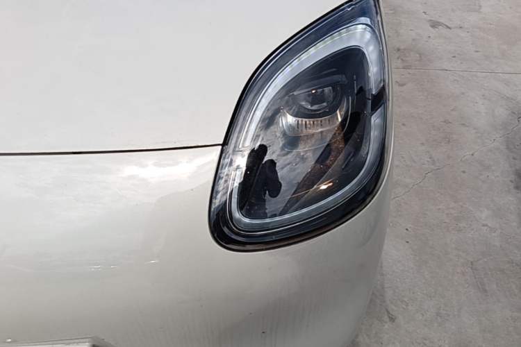 Used Wuling Hongguang MINIEV 2025 Four-Door Version Advanced Edition Left Front Headlight