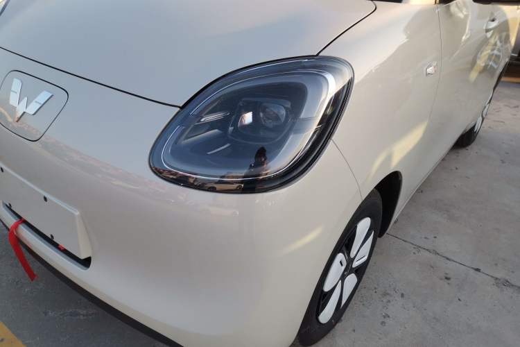 Used Wuling Hongguang MINIEV 2025 Four-Door Version Advanced Edition Left Front Headlight
