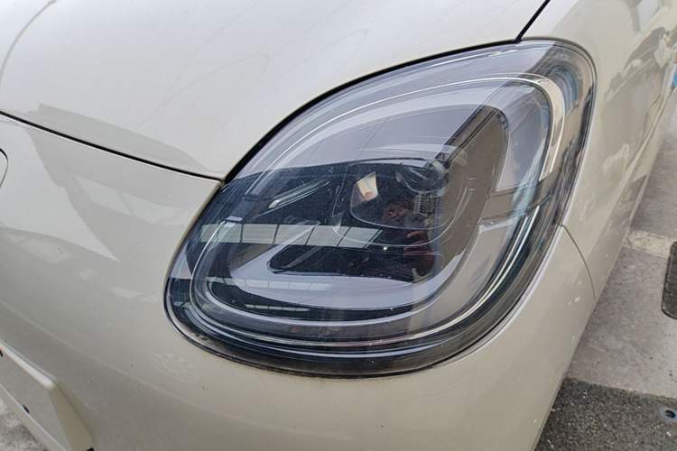 Used Wuling Hongguang MINIEV 2025 Four-Door Version Advanced Edition Left Front Headlight