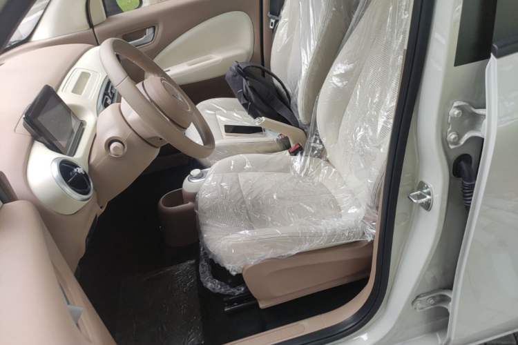 Used Wuling Hongguang MINIEV 2025 Four-Door Version Advanced Edition Left Front Seat