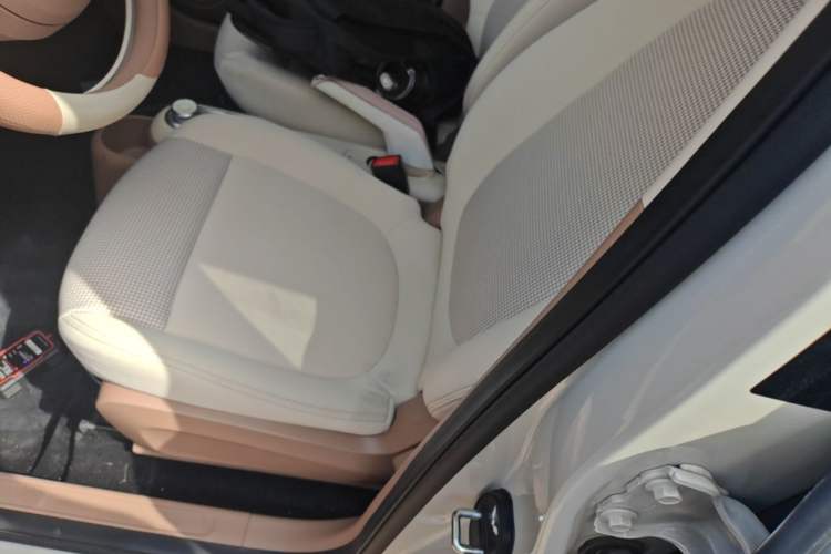 Used Wuling Hongguang MINIEV 2025 Four-Door Version Advanced Edition Left Front Seat