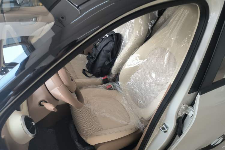 Used Wuling Hongguang MINIEV 2025 Four-Door Version Zhenxiang+ Edition Left Front Seat