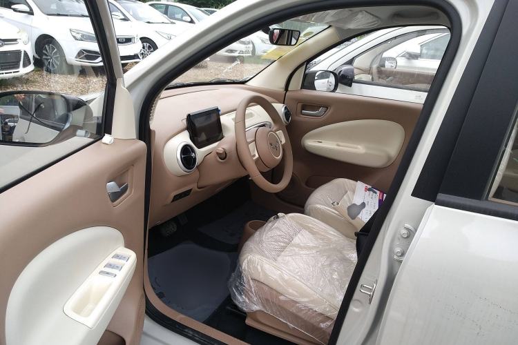 Used Wuling Hongguang MINIEV 2025 Four-Door Version Advanced Edition Left Front Seat