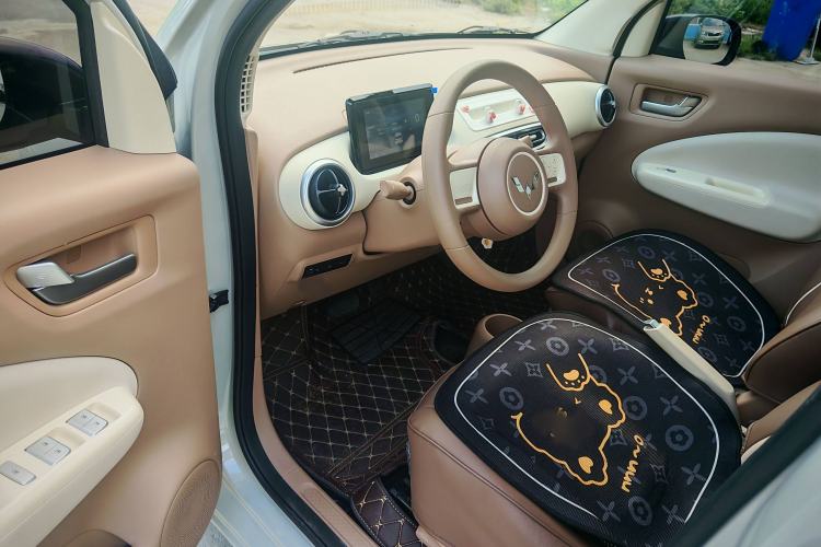 Used Wuling Hongguang MINIEV 2025 Four-Door Version Advanced Edition Left Front Seat