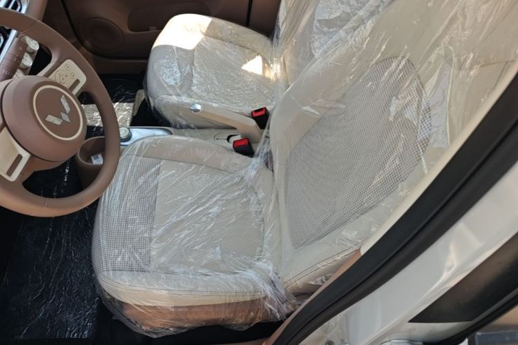 Used Wuling Hongguang MINIEV 2025 Four-Door Version Advanced Edition Left Front Seat