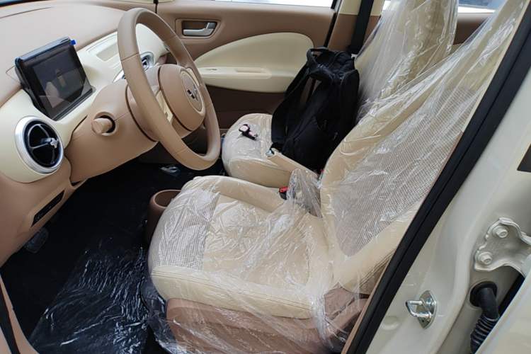 Used Wuling Hongguang MINIEV 2025 Four-Door Version Advanced Edition Left Front Seat