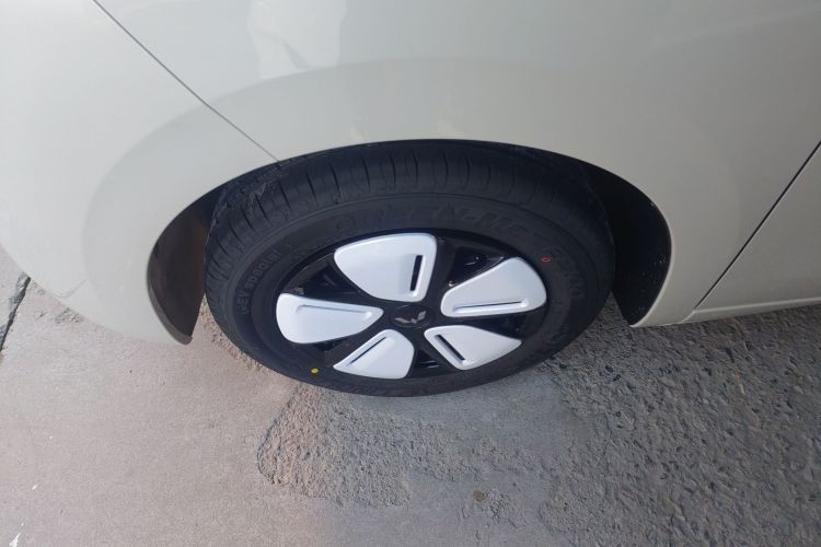 Used Wuling Hongguang MINIEV 2025 Four-Door Version Advanced Edition Left Front Wheel Hub