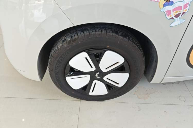 Used Wuling Hongguang MINIEV 2025 Four-Door Version Advanced Edition Left Front Wheel Hub