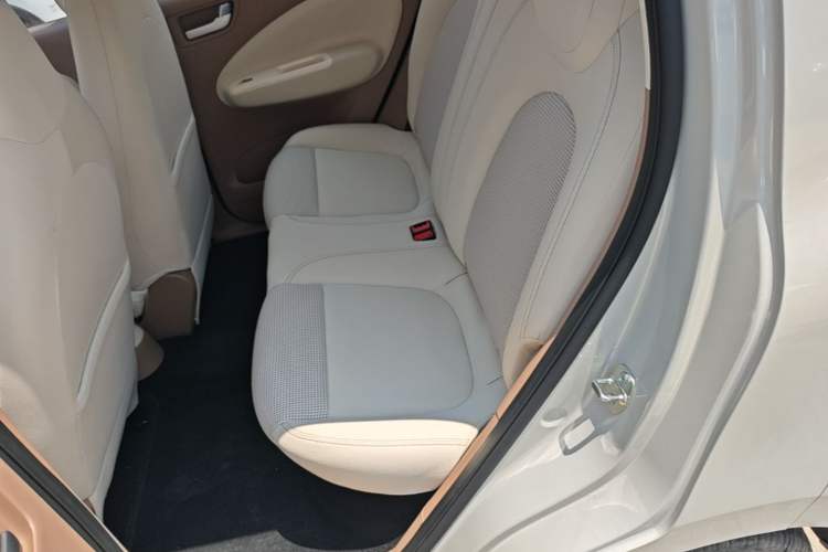Used Wuling Hongguang MINIEV 2025 Four-Door Version Advanced Edition Left Rear Seat