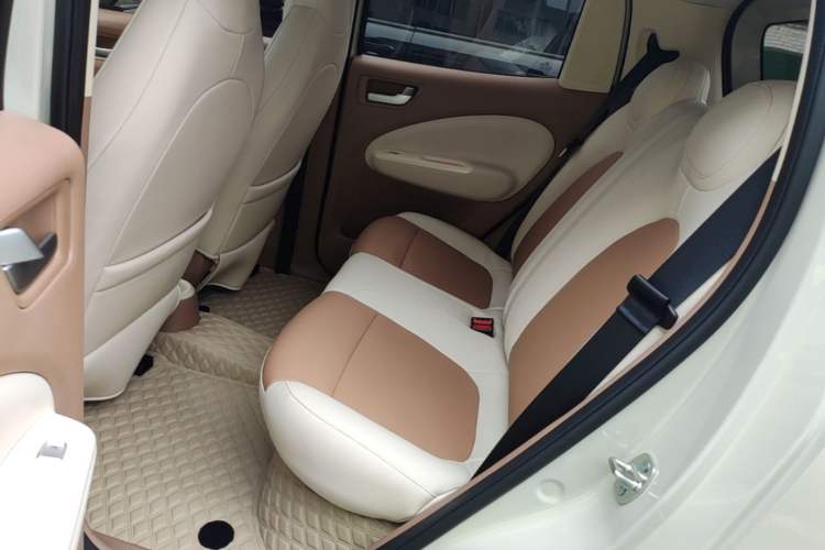 Used Wuling Hongguang MINIEV 2025 Four-Door Version Zhenxiang+ Edition Left Rear Seat