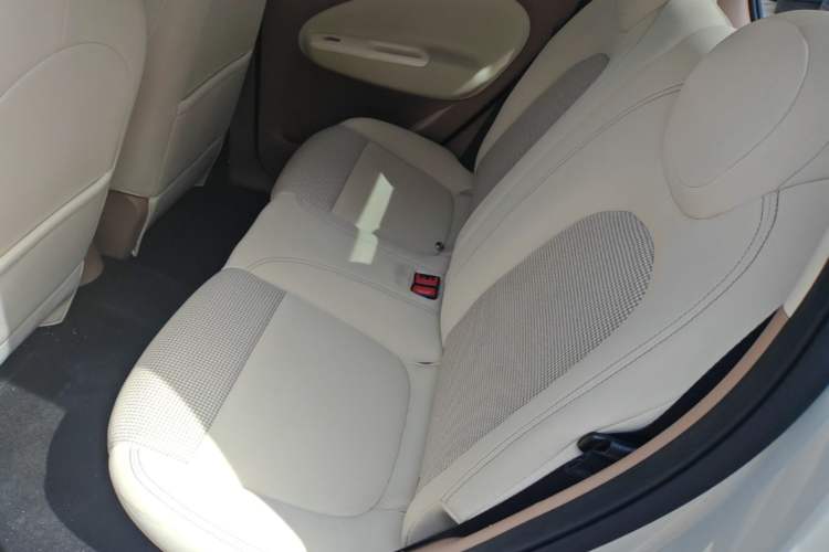 Used Wuling Hongguang MINIEV 2025 Four-Door Version Advanced Edition Left Rear Seat