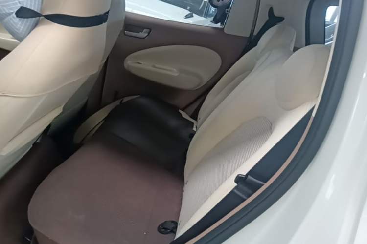 Used Wuling Hongguang MINIEV 2025 Four-Door Version Advanced Edition Left Rear Seat