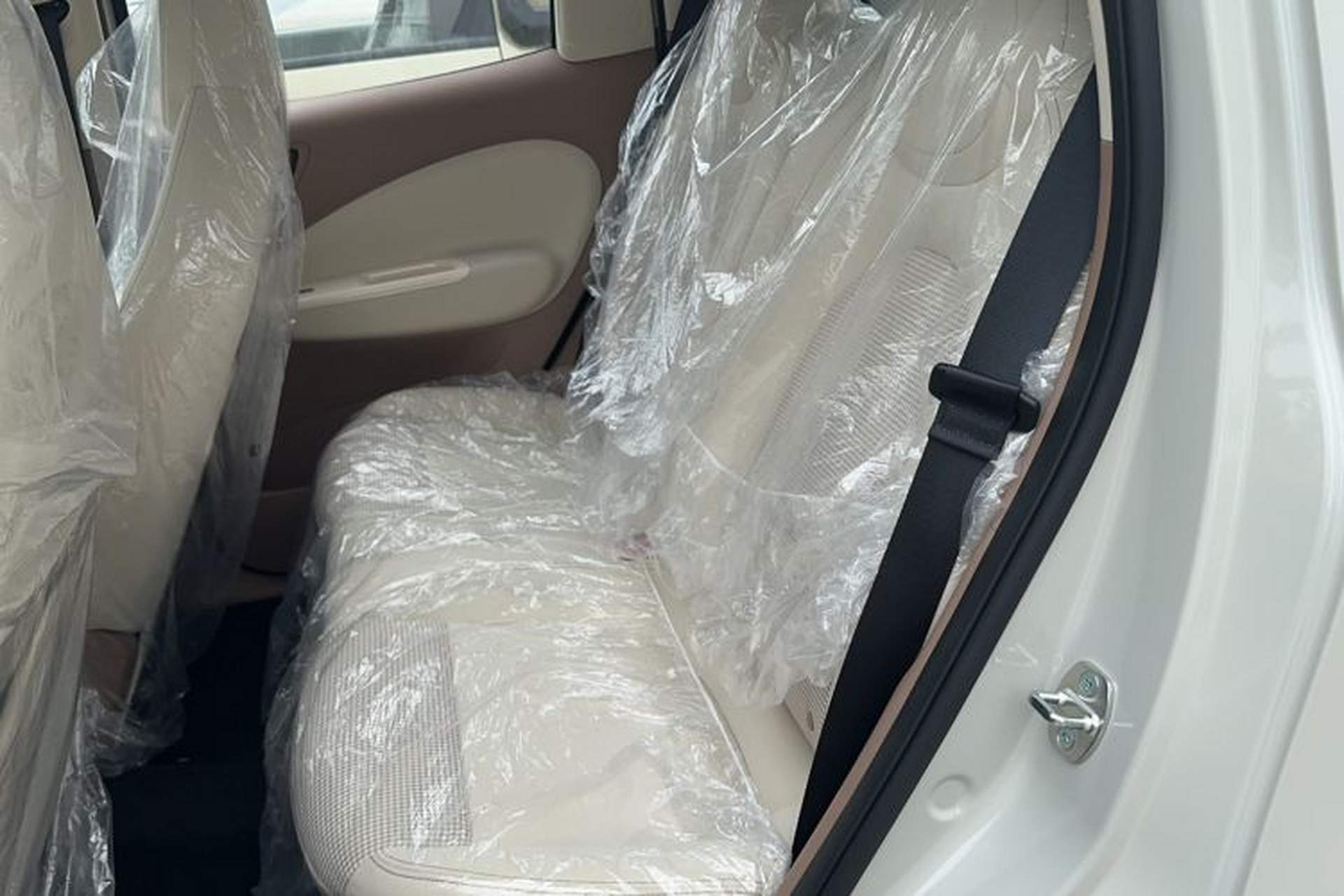 Used Wuling Hongguang MINIEV 2025 Four-Door Version Advanced Edition Left Rear Seat
