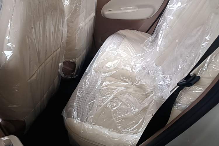 Used Wuling Hongguang MINIEV 2025 Four-Door Version Advanced Edition Left Rear Seat