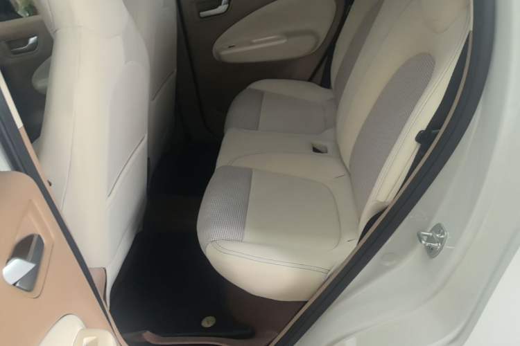 Used Wuling Hongguang MINIEV 2025 Four-Door Version Advanced Edition Left Rear Seat