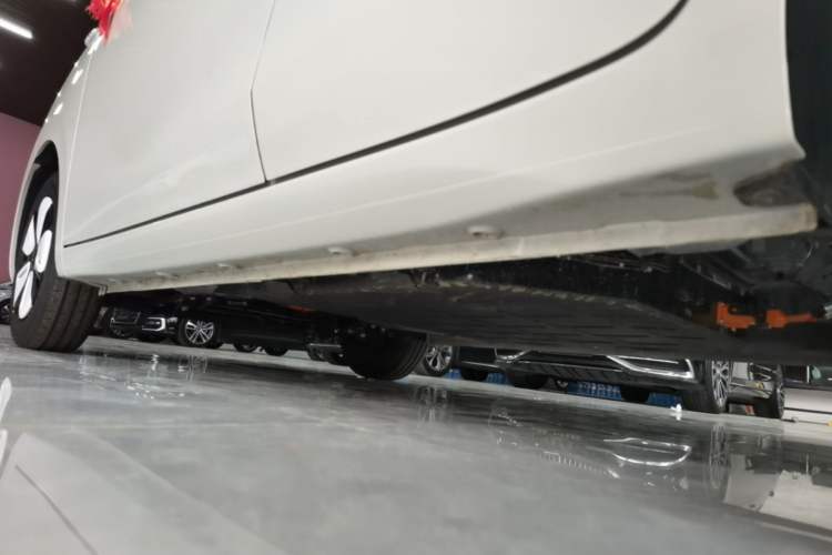 Used Wuling Hongguang MINIEV 2025 Four-Door Version Advanced Edition Left Side Sill