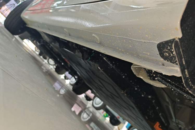 Used Wuling Hongguang MINIEV 2025 Four-Door Version Advanced Edition Left Side Sill