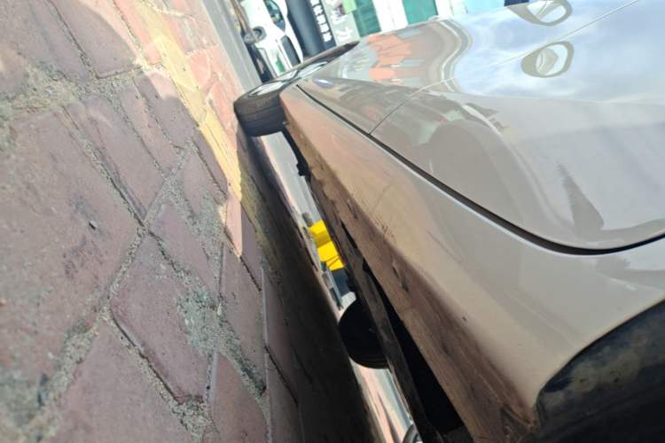 Used Wuling Hongguang MINIEV 2025 Four-Door Version Advanced Edition Left Side Sill