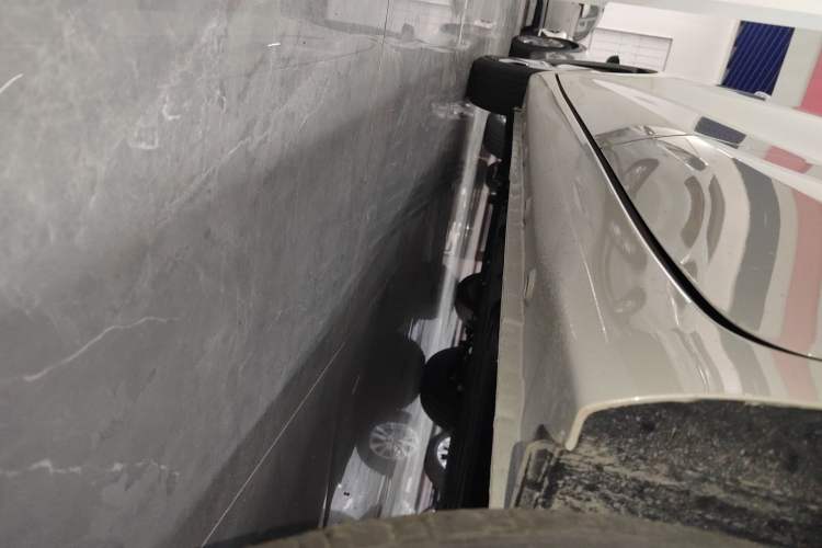 Used Wuling Hongguang MINIEV 2025 Four-Door Version Advanced Edition Left Side Sill