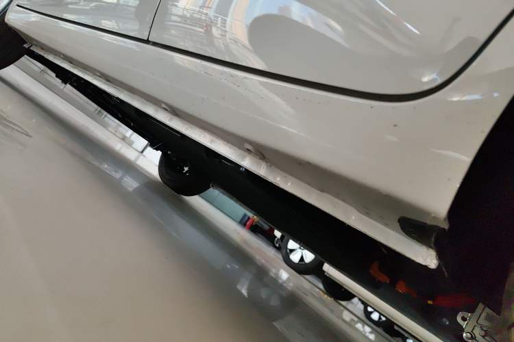 Used Wuling Hongguang MINIEV 2025 Four-Door Version Advanced Edition Left Side Sill