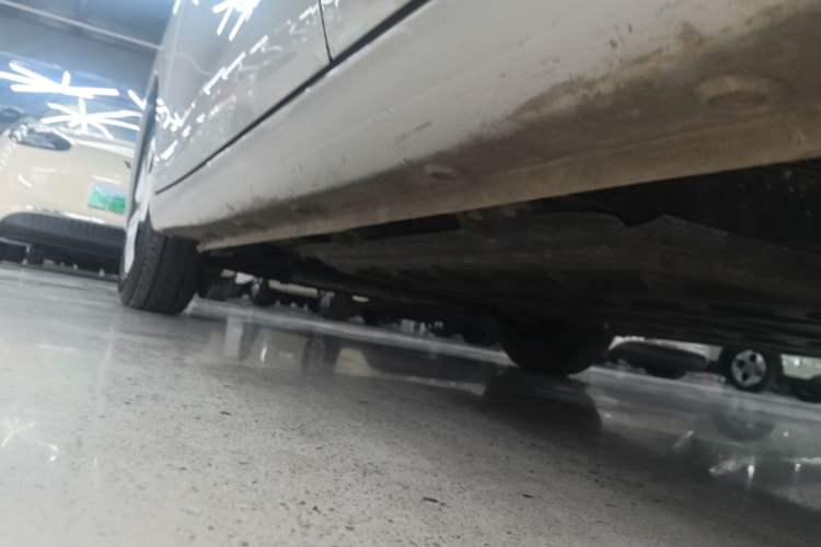 Used Wuling Hongguang MINIEV 2025 Four-Door Version Advanced Edition Left Side Sill