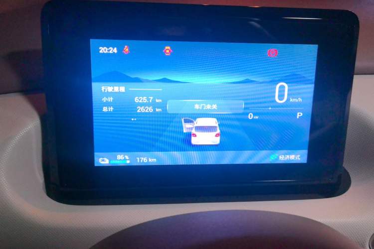 Used Wuling Hongguang MINIEV 2025 Four-Door Version Premium Edition Odometer Close Up