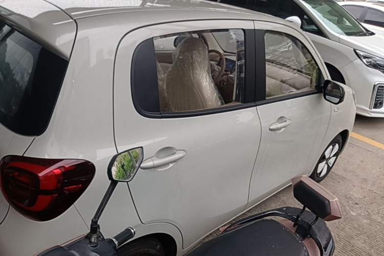 Used Wuling Hongguang MINIEV 2025 Four-Door Version Advanced Edition Rear Right 45 Deg