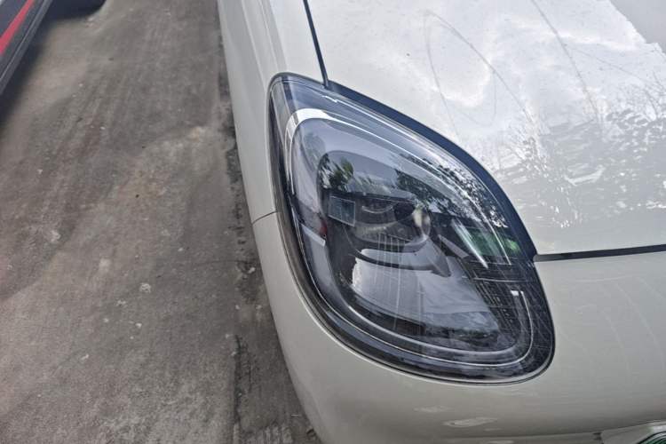 Used Wuling Hongguang MINIEV 2025 Four-Door Version Advanced Edition Right Front Headlight