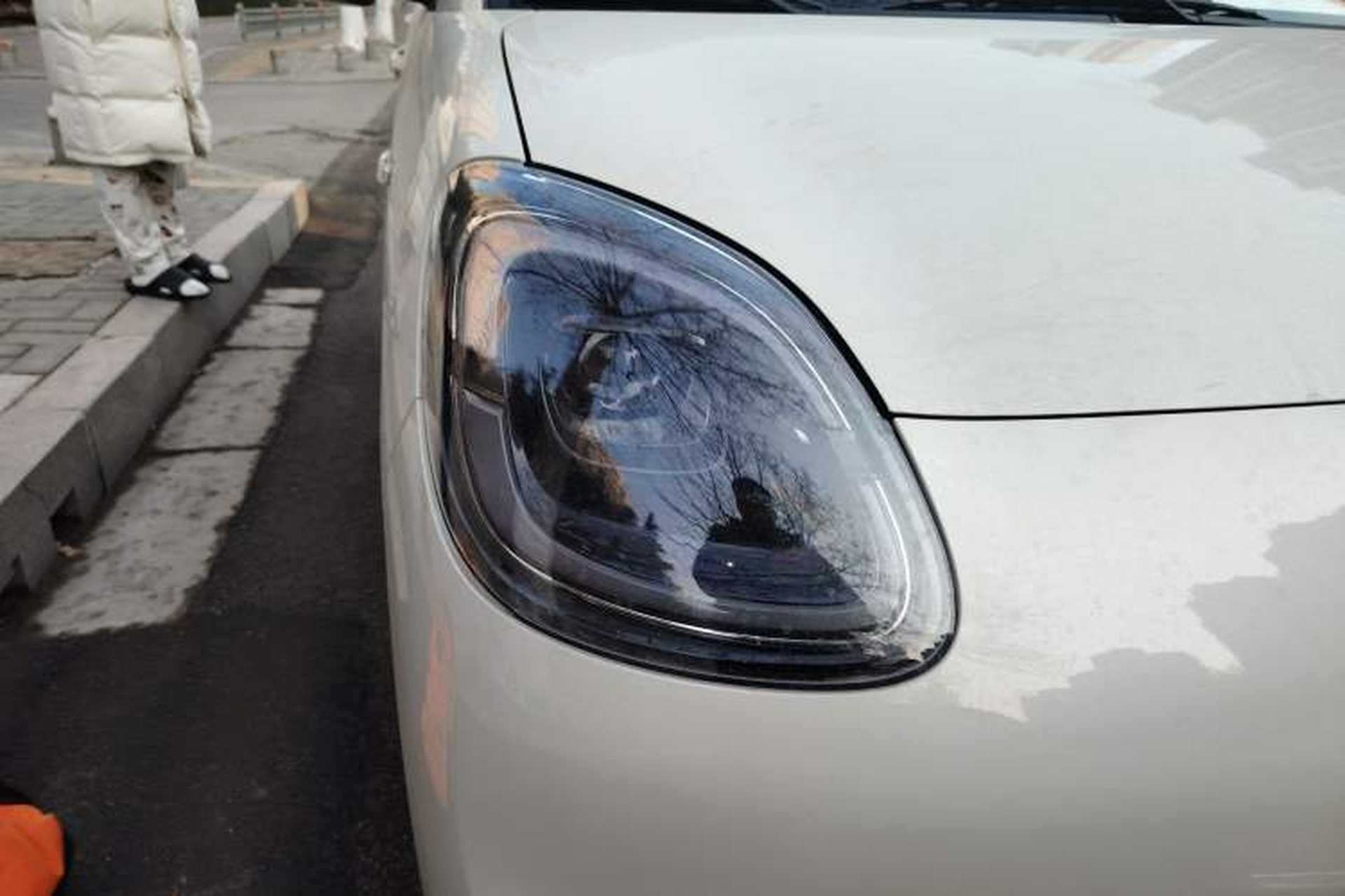 Used Wuling Hongguang MINIEV 2025 Four-Door Version Advanced Edition Right Front Headlight
