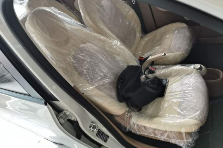 Used Wuling Hongguang MINIEV 2025 Four-Door Version Advanced Edition Right Front Seat