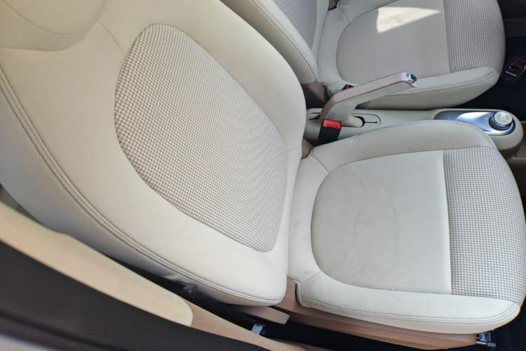 Used Wuling Hongguang MINIEV 2025 Four-Door Version Advanced Edition Right Front Seat