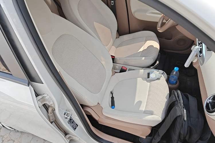 Used Wuling Hongguang MINIEV 2025 Four-Door Version Premium Edition Right Front Seat