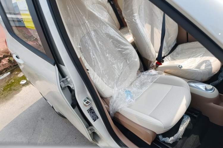 Used Wuling Hongguang MINIEV 2025 Four-Door Version Advanced Edition Right Front Seat