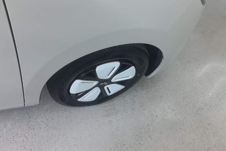 Used Wuling Hongguang MINIEV 2025 Four-Door Version Zhenxiang+ Edition Right Rear Wheel Hub