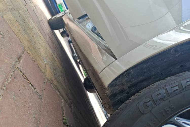 Used Wuling Hongguang MINIEV 2025 Four-Door Version Advanced Edition Right Side Sill