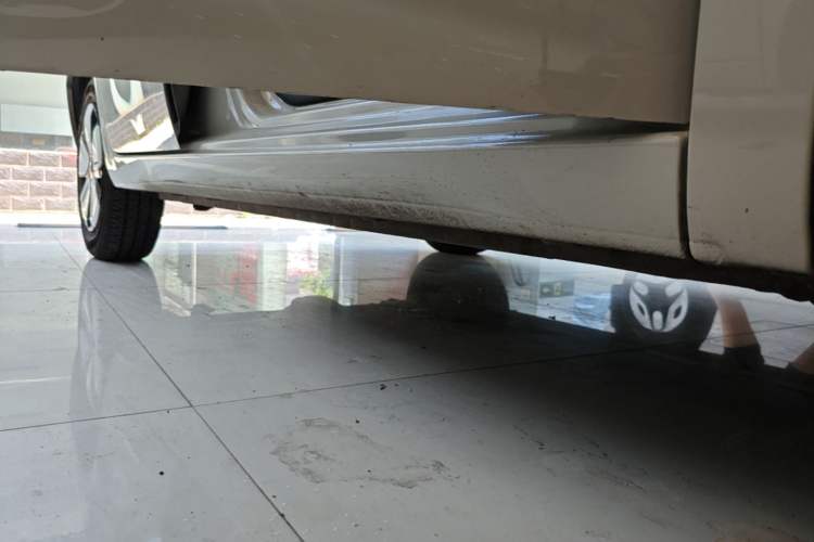 Used Wuling Hongguang MINIEV 2025 Four-Door Version Advanced Edition Right Side Sill