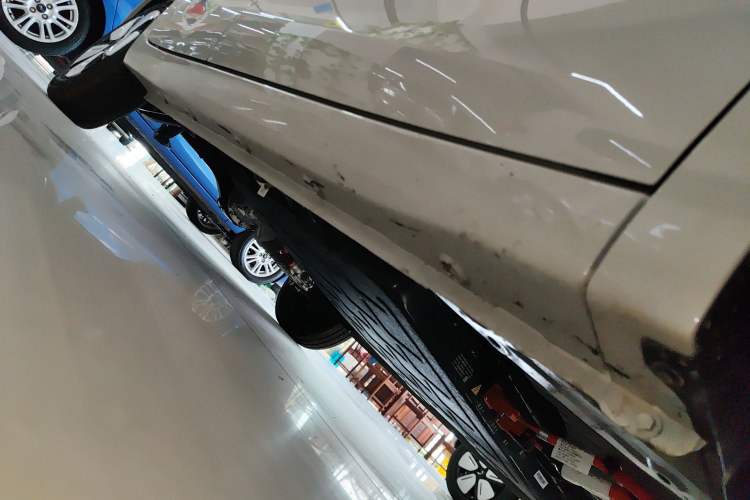Used Wuling Hongguang MINIEV 2025 Four-Door Version Advanced Edition Right Side Sill