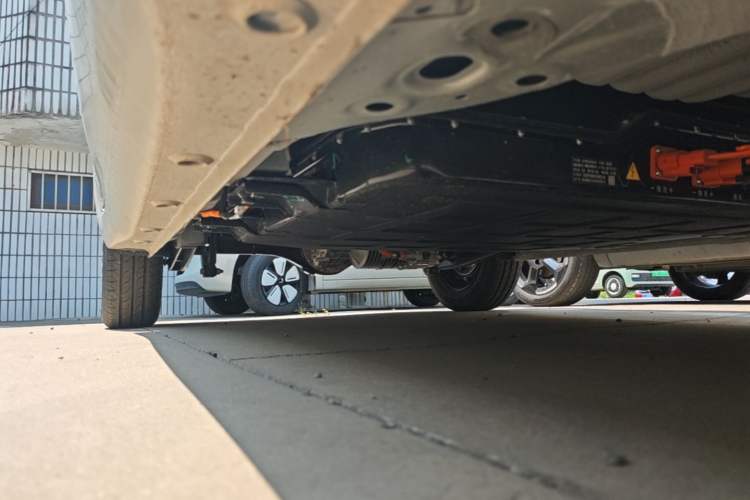 Used Wuling Hongguang MINIEV 2025 Four-Door Version Advanced Edition Right Side Sill