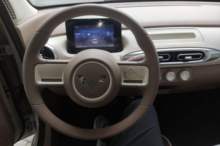 Used Wuling Hongguang MINIEV 2025 Four-Door Version Advanced Edition Steering Wheel
