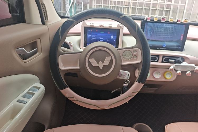 Used Wuling Hongguang MINIEV 2025 Four-Door Version Advanced Edition Steering Wheel