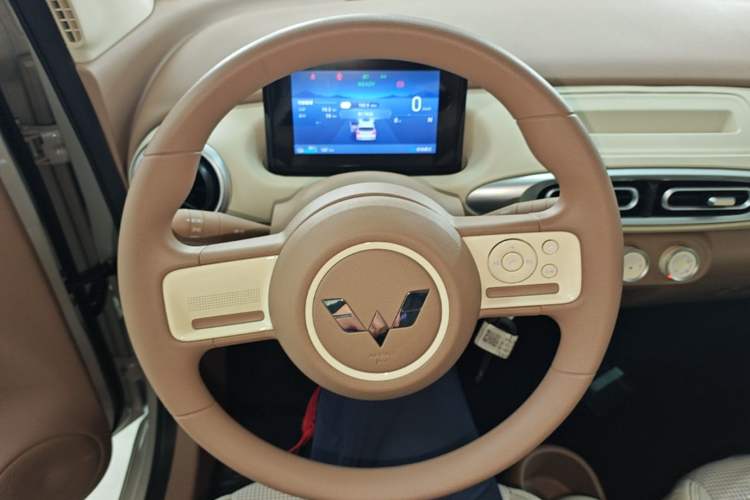 Used Wuling Hongguang MINIEV 2025 Four-Door Version Advanced Edition Steering Wheel