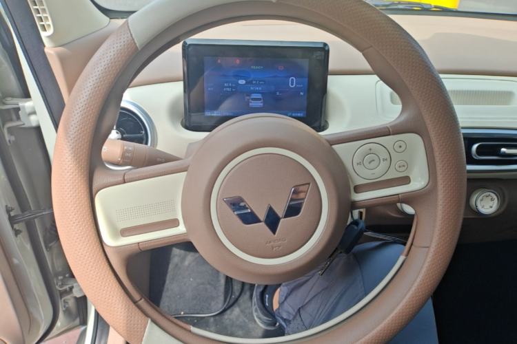 Used Wuling Hongguang MINIEV 2025 Four-Door Version Advanced Edition Steering Wheel
