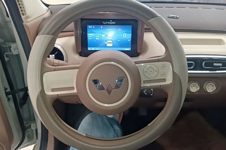 Used Wuling Hongguang MINIEV 2025 Four-Door Version Advanced Edition Steering Wheel