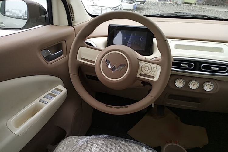Used Wuling Hongguang MINIEV 2025 Four-Door Version Advanced Edition Steering Wheel