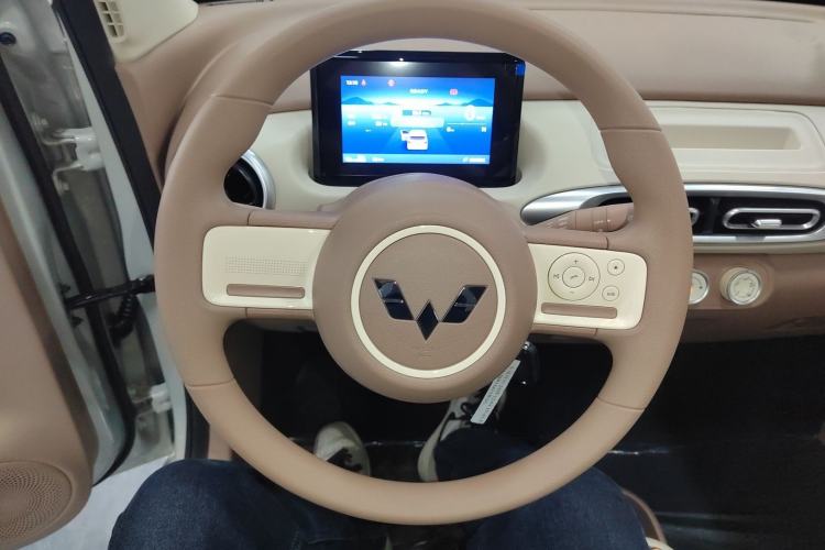 Used Wuling Hongguang MINIEV 2025 Four-Door Version Advanced Edition Steering Wheel